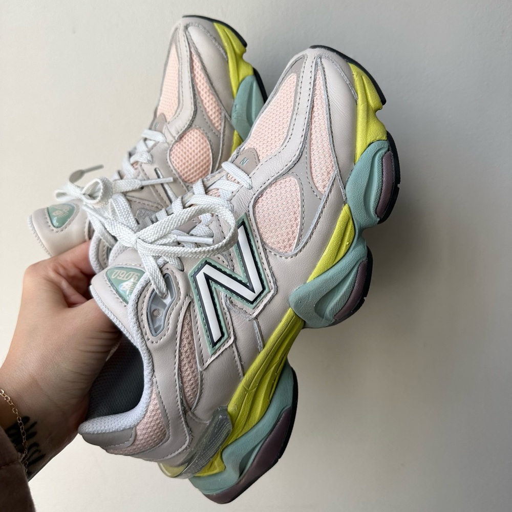 NEW BALANCE 9060 ‘Moonbeam with Vintage Rose and Moonrock’